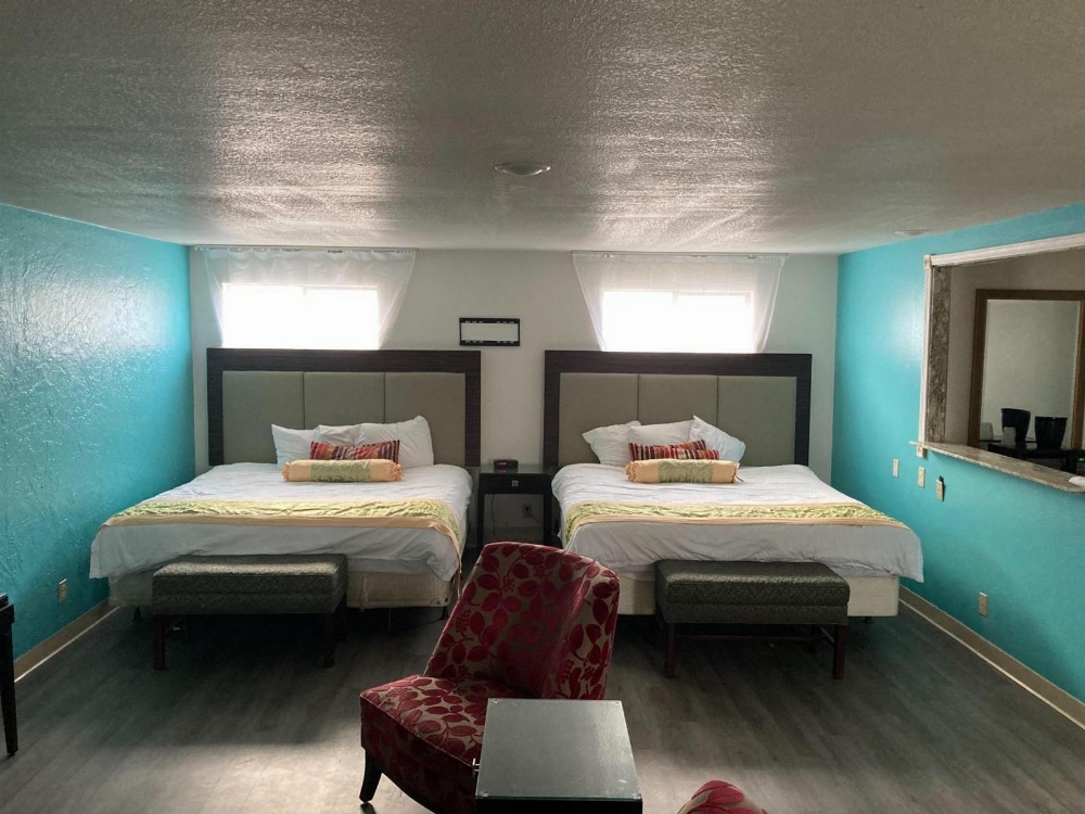 Nampa Inn & Suites