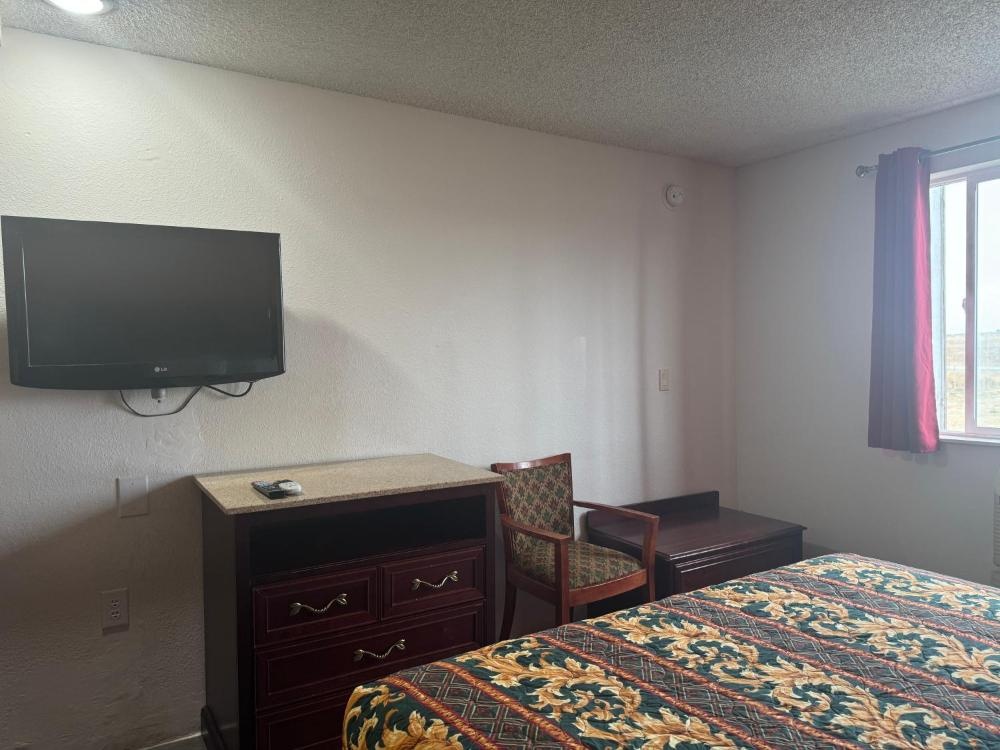 Nampa Inn & Suites